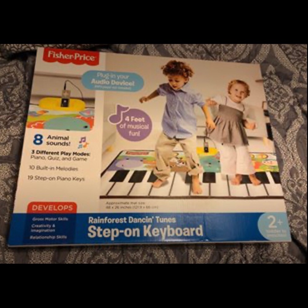 New in box step on keyboard w/ mp3 hookup